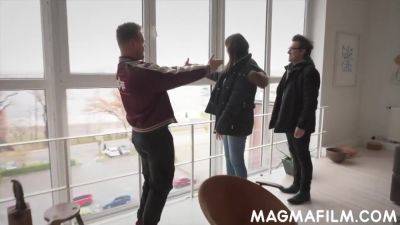 Daphne In Trouble - upornia.com