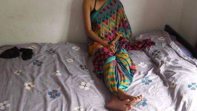 Exclusive Desi wife gets her small tits fondled by hotel room boy - sexu.com - India - Sri Lanka