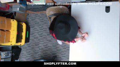 Crook Teen Rammed By 2 Undercover Offi - L P - hclips.com