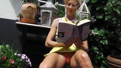 Last Summer Panty Flash - voyeurhit.com