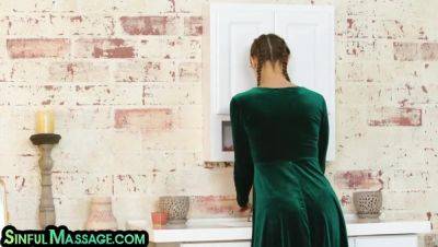 Massaging bitches share big cock in threesome fucking - hotmovs.com