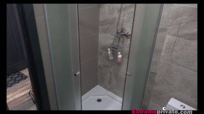 My punky stepdaughter spied in the shower - hclips.com