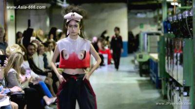 Braless Trends in Women's Fashion Style Compilation for Adventurous Dressers.4 - txxx.com