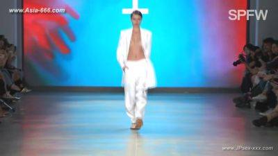 Braless Trends in Women's Fashion Style Compilation for Adventurous Dressers.4 - txxx.com