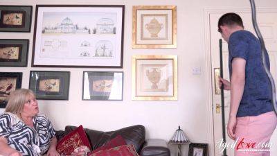 AGEDLOVE Catherine pays the gardeners with her body - hclips.com