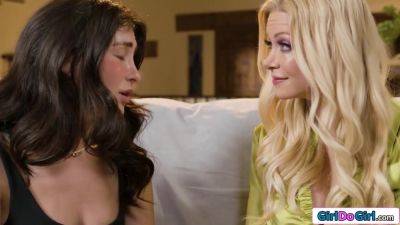 Petite brunette kissed and licked by busty milf dating coach - hotmovs.com