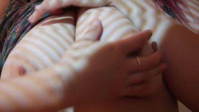 Wet Pussy In Trippy Psychedelic Dream Land - upornia.com