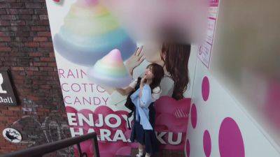 表情がコロコロ変わる最強に可愛い彼女と、ラブラブ原宿デートの後はイチャイチャぐちょぐちょどエロセックス！華奢なくびれと孕ませたくなるエロい形の尻…！！「おち●ちんが中で出したがってるよ♪︎中に出そ？」 - txxx.com - Japan