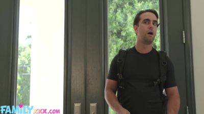 Step Mom Dee Loves A Hot Mess - txxx.com