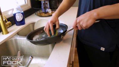 Dishes To Dicking: Daddy Dom Takes Care Of With Jasmine Wilde, Shaye Bennet And Kody Lux - hotmovs.com