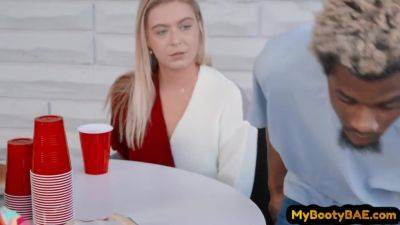 Booty Ebony babe with tattoos outdoor fucked by BBC - hotmovs.com