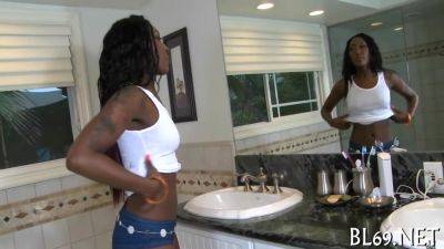 Breathtaking Fuck With Ebony - videomanysex.com