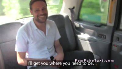 Driver Deep Throats In Her Cab - videomanysex.com