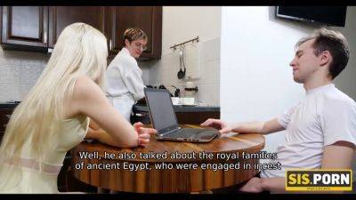 Stepbrother gets a mouthful of his stepfamily's shaved pussy & fucks stepfamily member in 4K reality - sexu.com