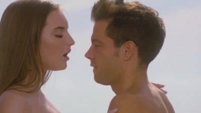 this couple's first stop on vacation was wild sex - upornia.com