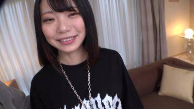 【セックス好き】普通のカワイイ女の子？と思いきや19歳という若さで10人以上の男とヤッてきたビッチちゃんだった……！【初撮り】ネットでAV応募→AV体験撮影 2029 - txxx.com - Japan