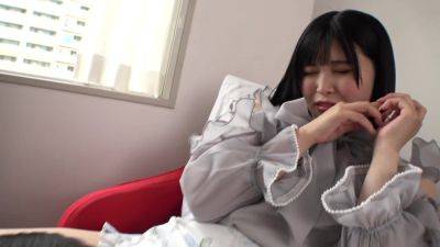 マジ軟派、初撮。 1956『気持ち良すぎて立ってられにゃい～…ッ！』中目黒で地下アイドルをナンパ成功！押しに弱くて撃沈！オナニーで開発された敏感過ぎるマ●コはクンニと手マンで簡単に絶頂！挿入なんてされたものなら即中イキ！ - txxx.com - Japan