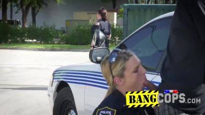 Horny Dude Screwing Busty Cops - videomanysex.com