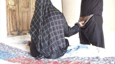 Muslim Hijab Girl Apne Bachy Ki Ball Leny Ai Thi Mere Ghar Aur Chodwa K Gai Ha Zabardasti Choda Aur Maza Lots Hard Sex Audio - desi-porntube.com - India