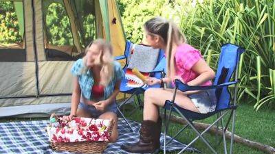 smoking chicks alana luv and brianna ray decided to play - upornia.com