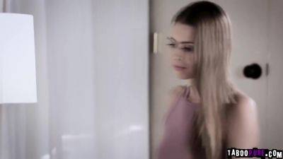 Milf Alexis Lets Boyfriend Bang Kassidy - videomanysex.com