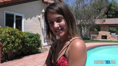 Uma Jolie - Uma Jolie - Just Dropping By - videooxxx.com