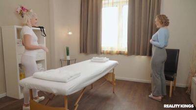 Lesbian Massage Sex With Sarah Calanthe - upornia.com