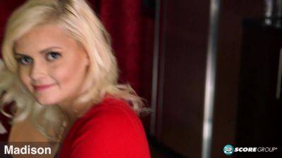 Babyfaced Madison Just Turned 18, So She's Spreading Her Pink Slit For You. - hotmovs.com