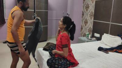 A Desi Housewife Seduced Driver And A Streamy Fucking Session Performed - desi-porntube.com