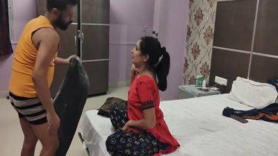 A Desi Housewife Seduced Driver And A Streamy Fucking Session Performed - desi-porntube.com