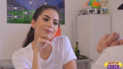 Angel Gostosa - You Need To Wear A Bra To Practice With Angel Gostosa - upornia.com