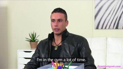 Hung Hunk Will Do Anything For This Job - hclips.com