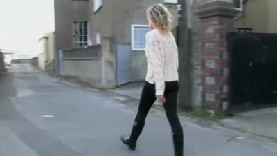 Exploring Regina's Hairy Blonde Mane - porntry.com