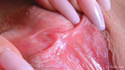 Extreme Wet Orgasms 5: A Hollie Solo Performance - porntry.com