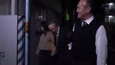 05194,A woman who is fucked and writhes in agony - txxx.com