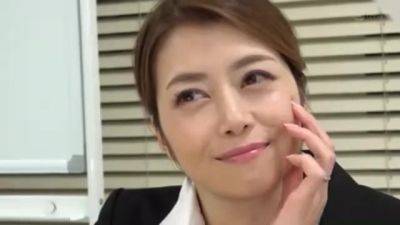 05194,A woman who is fucked and writhes in agony - txxx.com