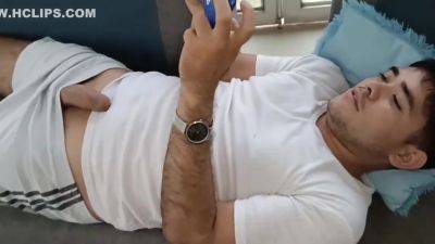 I Find My Stepfather Playing Free Fire And I Make Him Cum In My Mouth - hclips.com