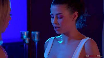 Lesbian Metaverse Lover - porntry.com