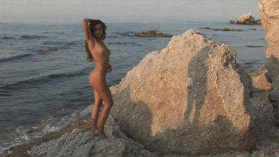 Serengeti Solo: Atena Paulina - porntry.com