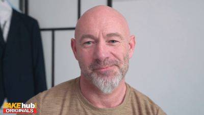 Cheating chubby babe gets her wet pussy pounded while no one's watching - sexu.com