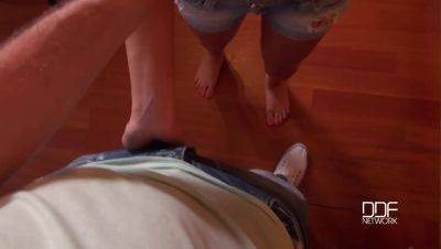 Kelly White Craves Meat: A Cumshot & Facial Encounter - veryfreeporn.com