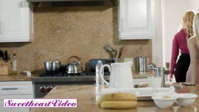 Older Blonde Bombshell Is Ready To Try Out Jazlyn Rays Young Pussy - hotmovs.com