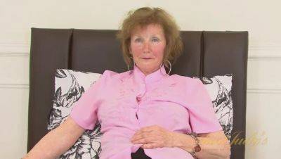 Mature model Pearl, 60+, exhibits her pierced granny pussy - veryfreeporn.com