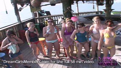 Seven Spring Breakers Naked In Texas - hclips.com