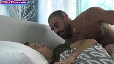 Bisexual partners enjoy fucking hot bae in threesome - hotmovs.com