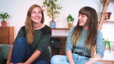 Die Saarlanderinnen Nicky F Und Kate Lecken Und Fingern Sich Gegenseitig - hclips.com