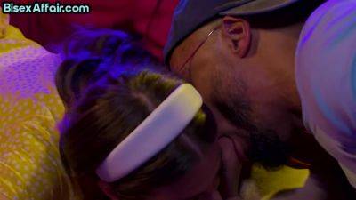 Bisex IR babe 3way fucked in hairy muff till facial ending - hotmovs.com