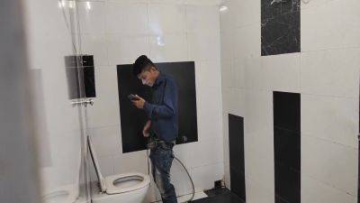 A Mature Desi Girl Seduced To See Her Stepsons Masturbation In Bathroom - hclips.com