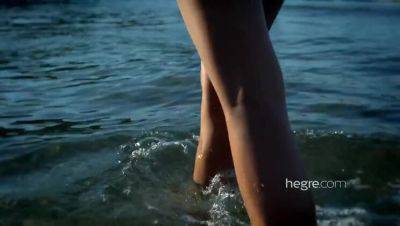 Julia's Big Ass on the Beach - porntry.com