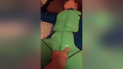 Slut Being Felt Up - hclips.com